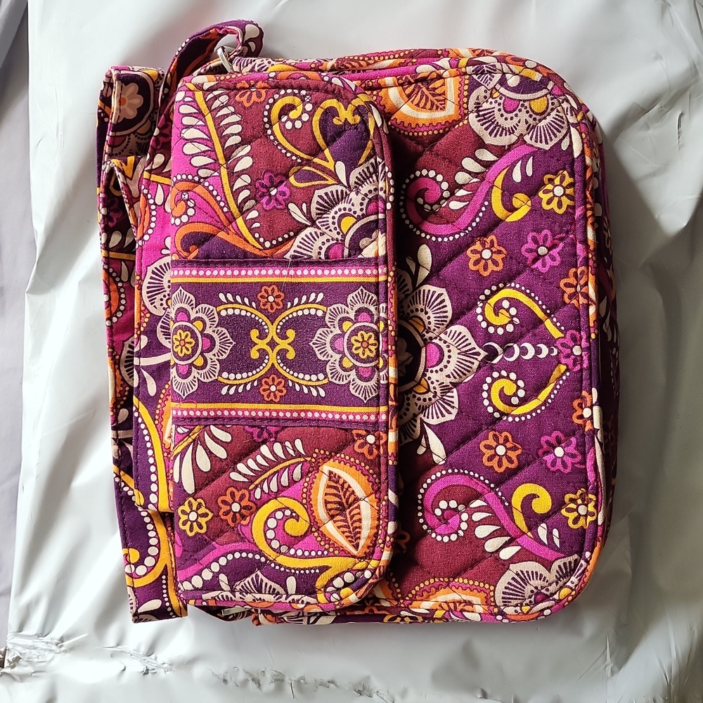 Vera Bradley crossbody purse.